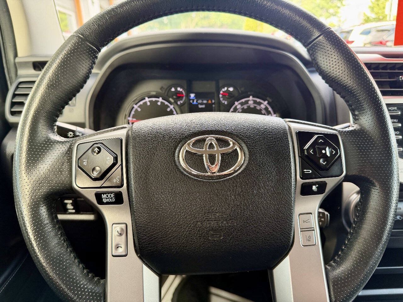 Used 2021 Toyota 4Runner SR5 AWD/4WD image 38