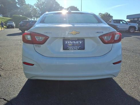Used 2017 Chevrolet Cruze Premier FWD image 4