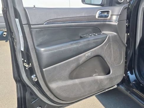 Used 2018 Jeep Grand Cherokee Limited AWD/4WD image 19