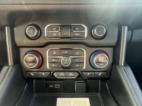 Used 2024 Chevrolet Suburban RST image 30