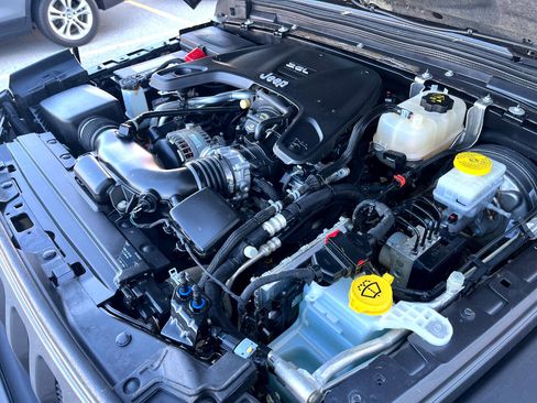 Used 2018 Jeep Wrangler Sport image 33