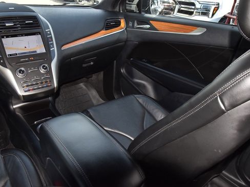 Used 2019 Lincoln MKC Reserve image 17