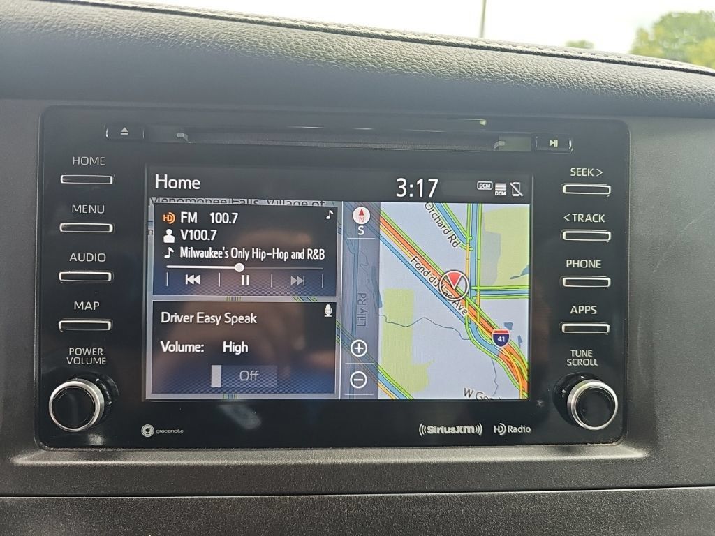 Used 2018 Toyota Sienna XLE w/ XLE Navigation Package FWD image 17