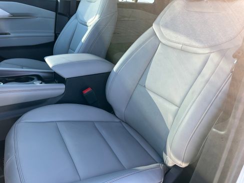 New 2026 Ford Explorer Active image 18