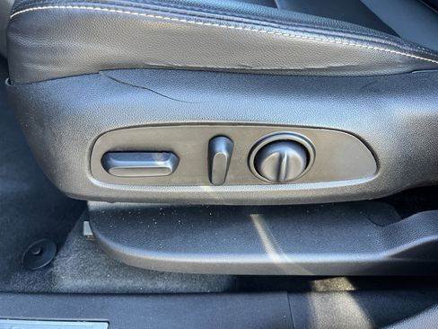 Used 2018 Chevrolet Equinox Premier image 31