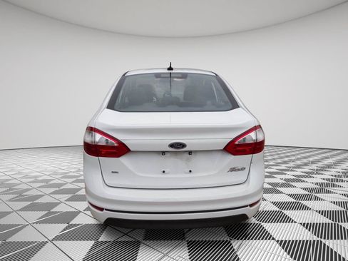 Used 2014 Ford Fiesta SE FWD image 5