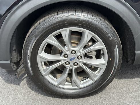 Used 2021 Ford Explorer Limited w/ Equipment Group 301A RWD image 36