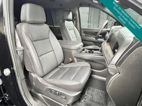 Used 2025 Chevrolet Tahoe Z71 w/ Comfort Package AWD/4WD image 8