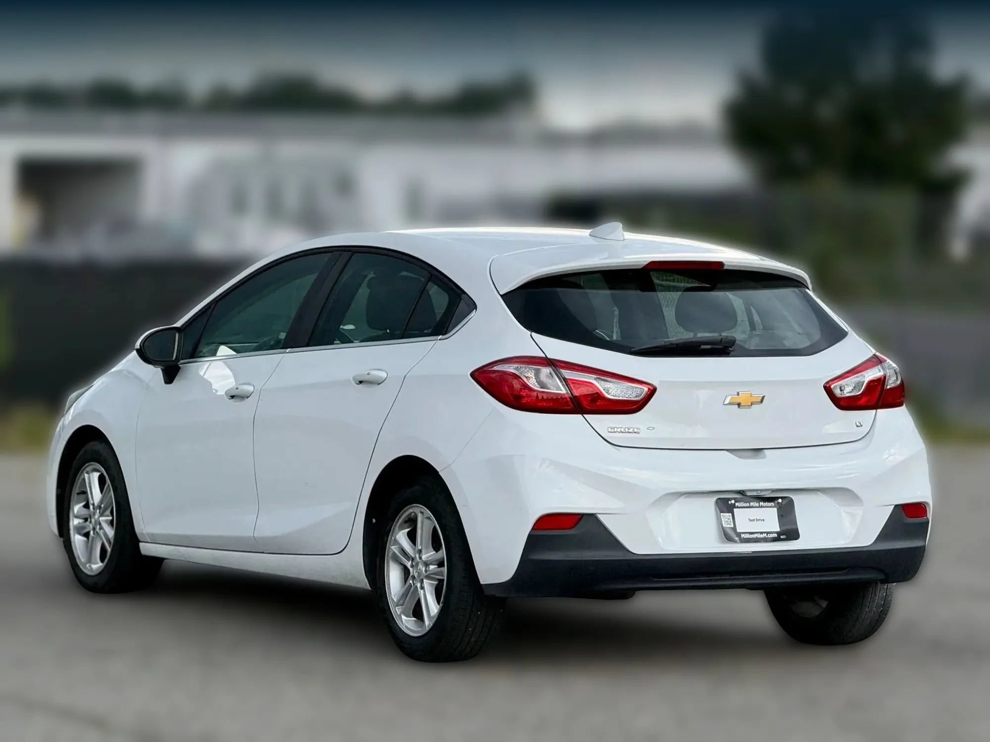 Used 2018 Chevrolet Cruze LT w/ Convenience Package FWD image 10