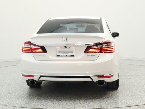 Used 2016 Honda Accord Sport image 6