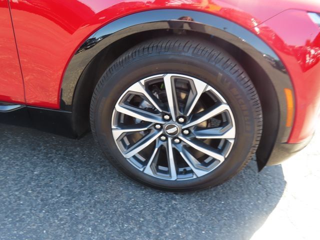 Used 2024 Cadillac Lyriq Sport w/ LPO, Floor Liner Package AWD/4WD image 10