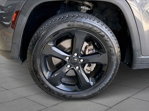 Used 2021 Jeep Grand Cherokee L Altitude image 11