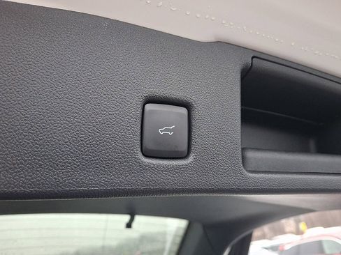 Certified 2022 Ford Escape SEL image 30