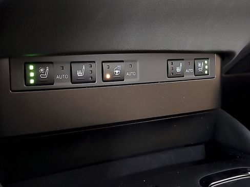 Used 2025 Lexus ES 300h w/ Premium Package image 28