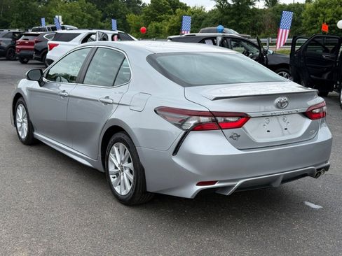 Used 2024 Toyota Camry SE FWD image 6