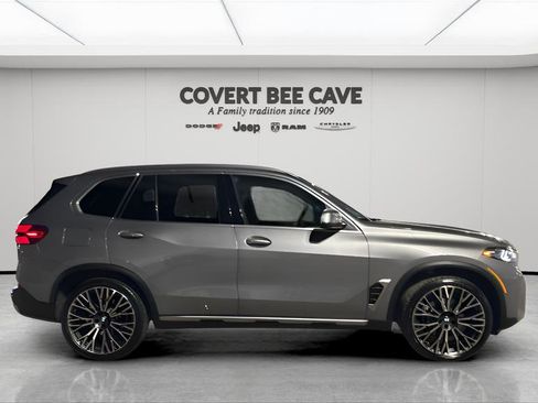 Used 2024 BMW X5 xDrive40i w/ Premium Package image 4