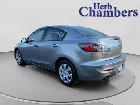 Used 2013 MAZDA MAZDA3 i SV FWD image 3
