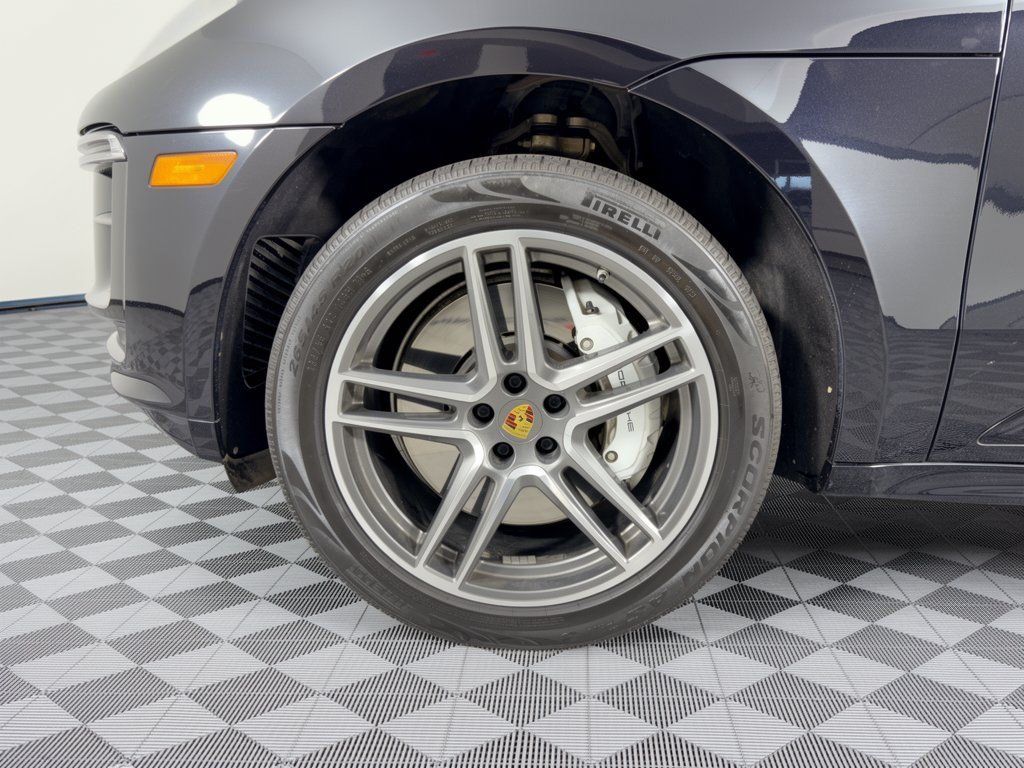 Used 2021 Porsche Macan Turbo AWD/4WD image 13