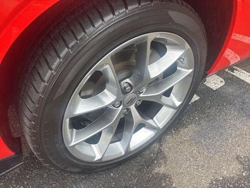 Used 2022 Dodge Challenger SXT w/ Plus Package image 3