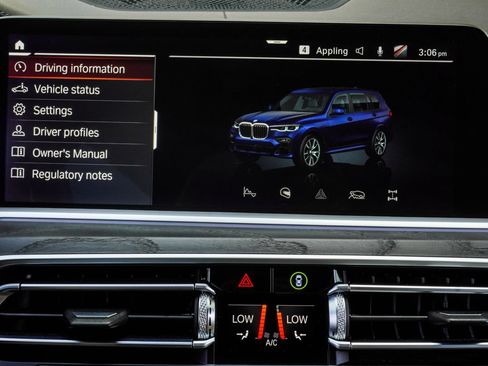 Used 2020 BMW X7 xDrive40i w/ M Sport Package AWD/4WD image 27