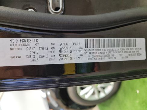 Used 2017 Dodge Journey SXT image 33