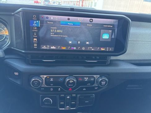 Used 2024 Jeep Wrangler Sport S image 13