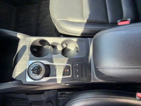 Used 2022 Ford Escape Titanium FWD image 29