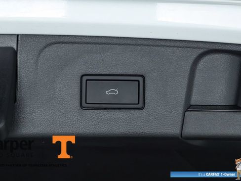 Used 2025 Volkswagen Atlas SEL AWD/4WD image 70