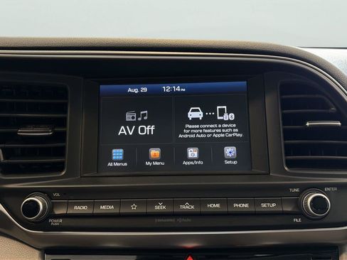 Used 2020 Hyundai Elantra SEL FWD image 18