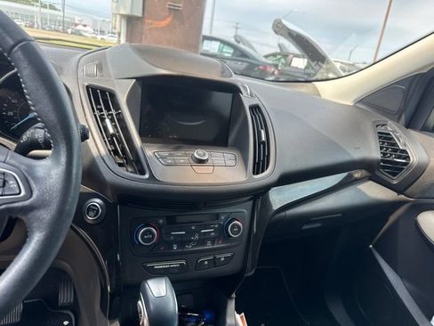 Used 2019 Ford Escape SEL FWD image 2