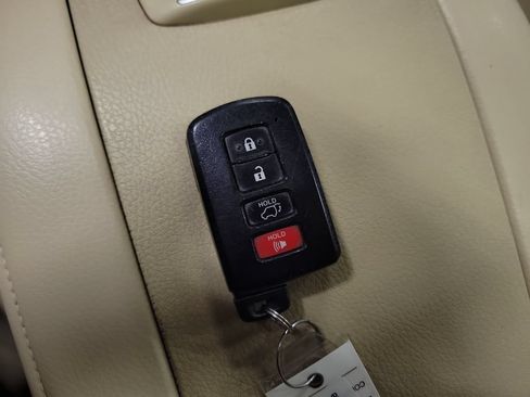 Used 2018 Toyota Highlander Limited Platinum AWD/4WD image 15