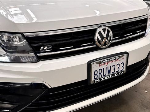 Used 2020 Volkswagen Tiguan SE R-Line FWD image 36