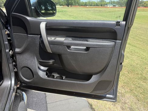 Used 2011 Chevrolet Silverado 1500 LT w/ Texas Edition RWD image 18