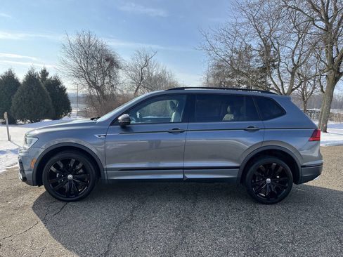 Used 2021 Volkswagen Tiguan SE R-Line w/ 3rd Row Seat Package image 2