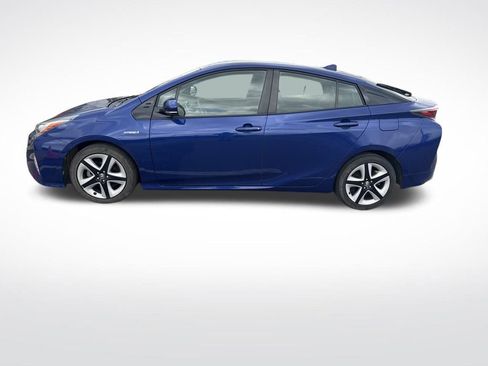 Used 2016 Toyota Prius Three Touring image 2
