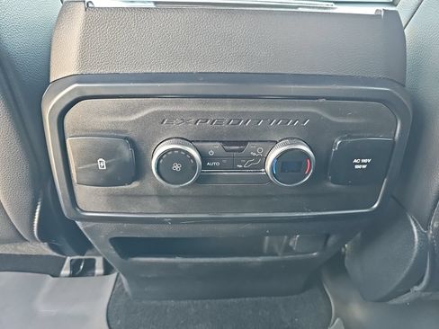 Used 2021 Ford Expedition XLT AWD/4WD image 23