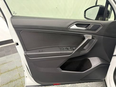 Used 2021 Volkswagen Tiguan SE R-Line FWD image 11