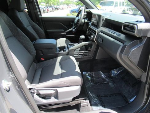 Used 2025 Toyota Tacoma SR w/ Towing Package AWD/4WD image 10