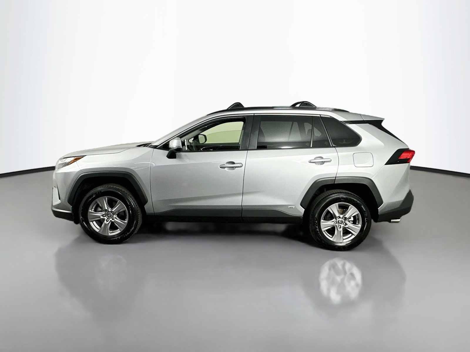 Certified 2025 Toyota RAV4 XLE AWD/4WD image 4