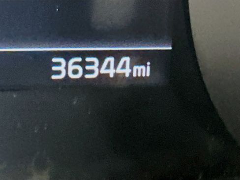 Used 2024 Kia Carnival LX image 19