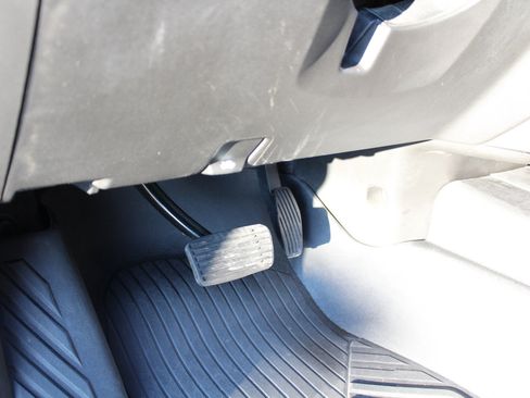 Used 2023 Chevrolet Silverado 2500 LT w/ Convenience Package image 46