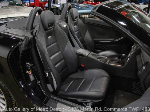 Used 2005 Mercedes-Benz SLK 55 AMG image 38