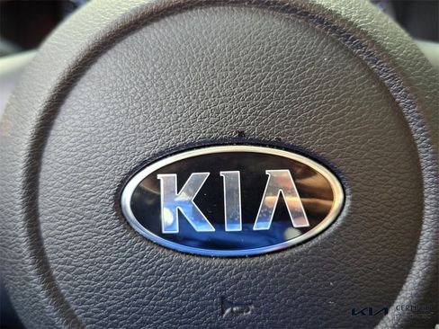 Certified 2021 Kia Soul S image 30