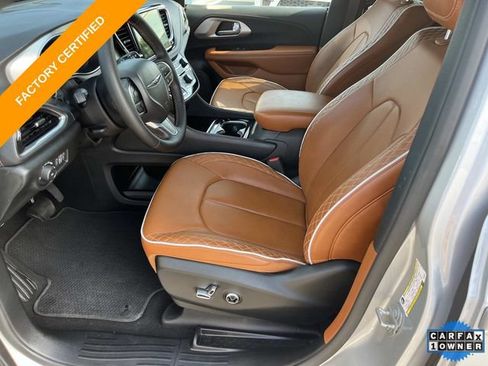 Used 2024 Chrysler Pacifica Pinnacle FWD image 29