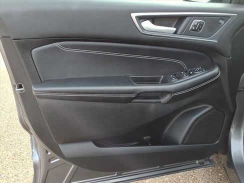 Used 2024 Ford Edge Titanium image 14