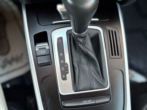 Used 2010 Audi A5 2.0T Premium image 18