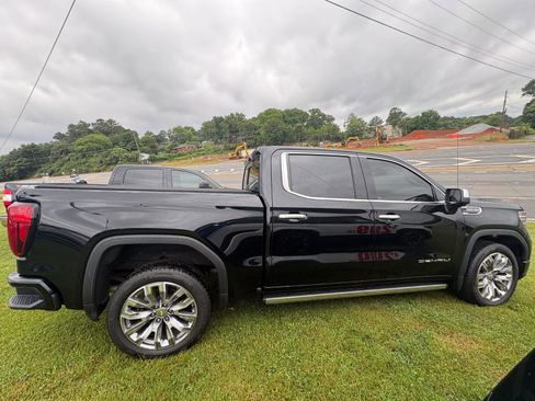 Used 2022 GMC Sierra 1500 Denali w/ Denali Reserve Package AWD/4WD image 7