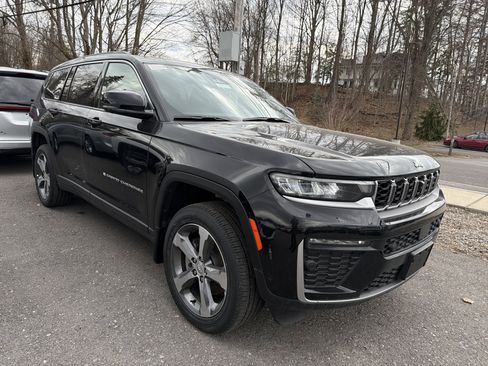 New 2026 Jeep Grand Cherokee L Limited AWD/4WD image 2