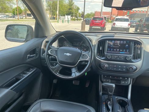 Used 2018 Chevrolet Colorado Z71 w/ Centennial Edition AWD/4WD image 11