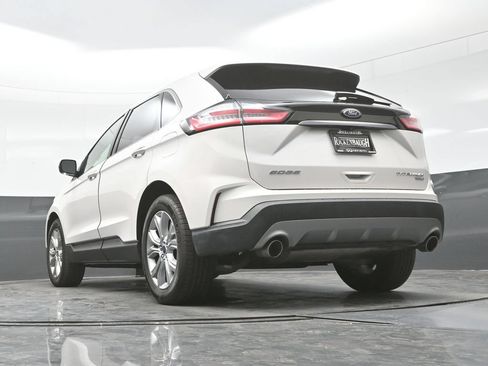 Used 2019 Ford Edge Titanium w/ Cold Weather Package AWD/4WD image 31
